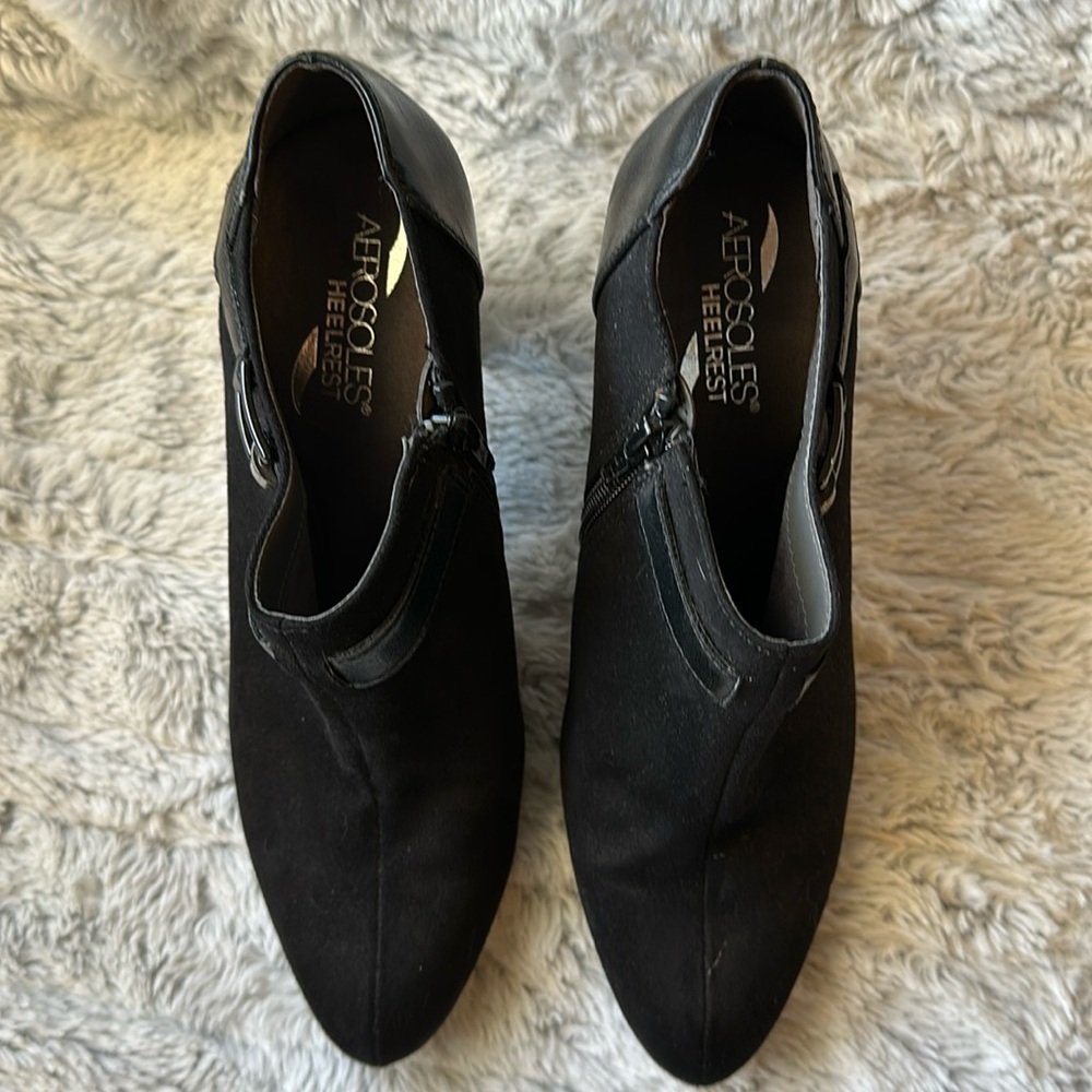 Nearly new adorable ankle boots